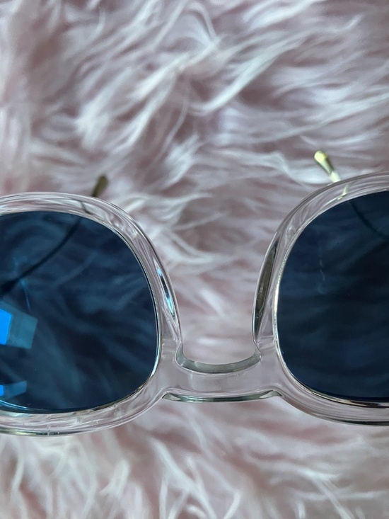 OLIVER PEOPLES CABRILLO SUNGLASSES CLEAR W/BLUE POLARIZED LENSES. EXC. CONDITION main image 5